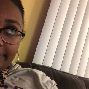 Meet your Posher, Lola